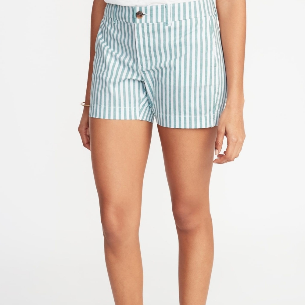 Old Navy stepped everyday short